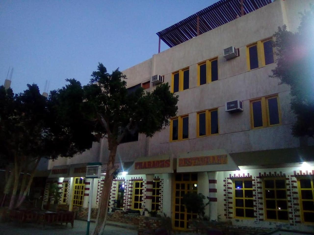 pharaon hotel luxor